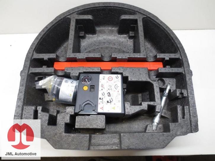 RESERVEWIELBAK FOAM INLEG COMPRESSOR MITSUBISHI COLT, Auto-onderdelen, Interieur en Bekleding, Mitsubishi, Gebruikt, Ophalen of Verzenden