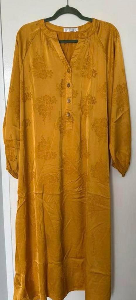 Jurk met print, Kleding | Dames, Jurken, Zo goed als nieuw, Maat 42/44 (L), Geel, Onder de knie, Ophalen of Verzenden
