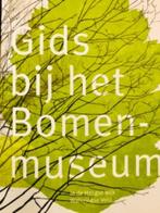 J. Dotulong, Gids biij het Bomenmuseum, Ophalen of Verzenden, Gelezen, J. Dotulong