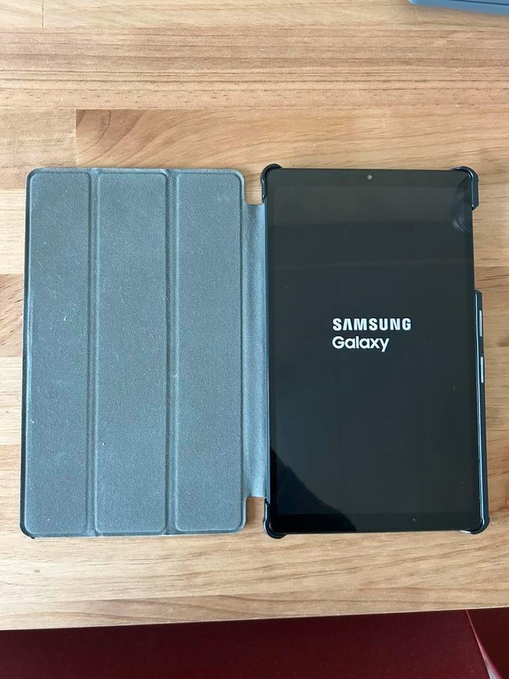 Samsung Galaxy Tab A7 Lite + hoes - Goede Staat, Computers en Software, Tablet-hoezen, Zo goed als nieuw, Bescherming voor- en achterkant