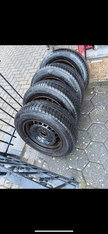 Set velgen 15inch met goeie winterbanden beschikbaar voor biedingen