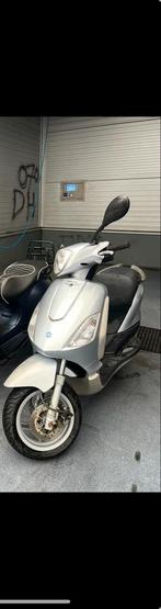 Piaggio Fly, Fietsen en Brommers, Scooters | Piaggio, Ophalen, Maximaal 45 km/u, Zo goed als nieuw, Fly