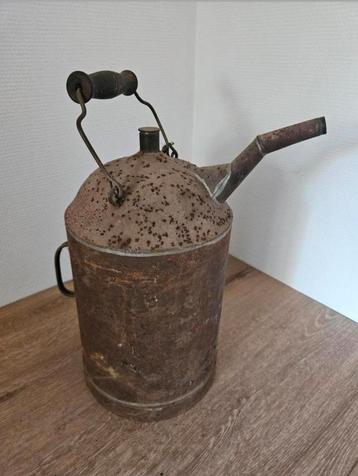 Antieke oliekan (38cm!!) beschikbaar voor biedingen