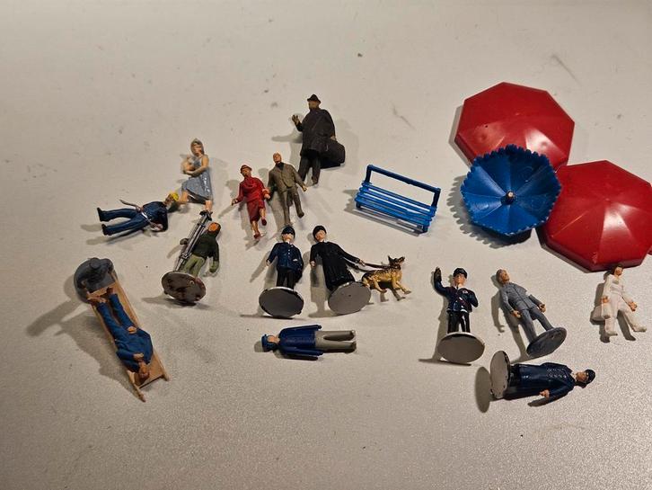 Figuurtjes poppetjes HO modeltreinen 1:87, Hobby en Vrije tijd, Modeltreinen | H0, Gebruikt, Brug, Tunnel of Gebouw, Gelijkstroom of Wisselstroom