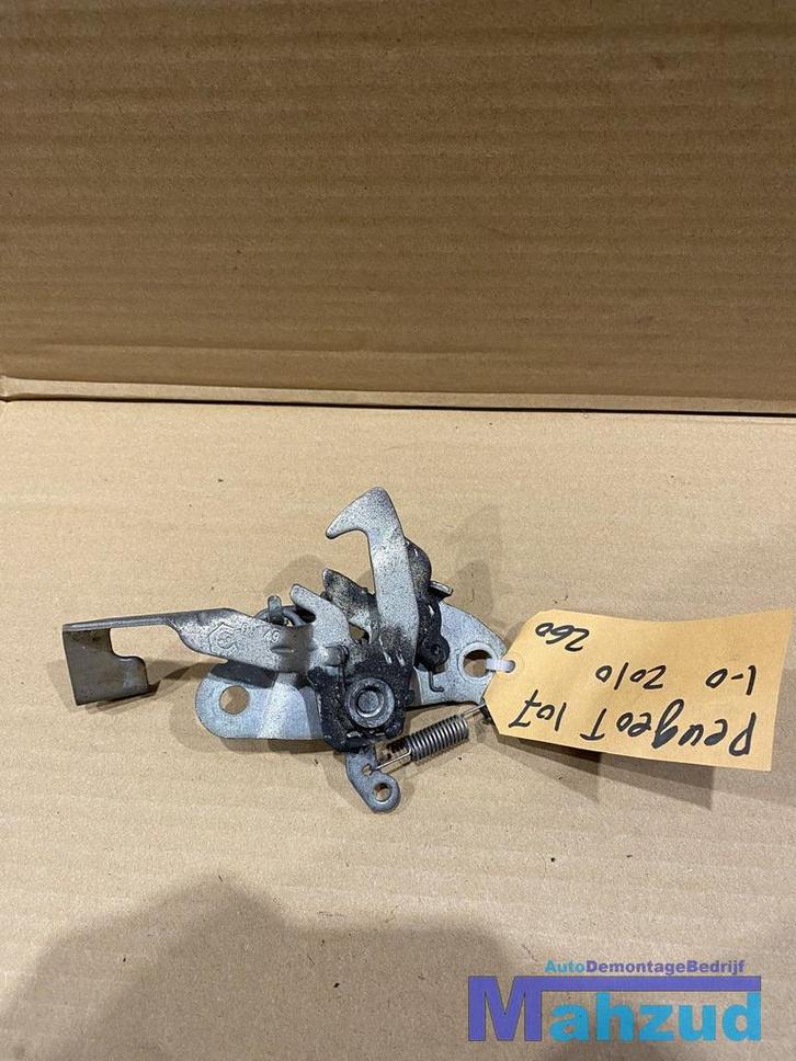 PEUGEOT 107 C1 Motorkap hendel slotmechaniek 2005-2014, Auto-onderdelen, Carrosserie en Plaatwerk, Peugeot, Gebruikt, Ophalen of Verzenden