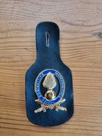 Borstzakhanger Officier Koninklijke Marechaussee, Ophalen of Verzenden, Marechaussee, Nederland, Embleem of Badge