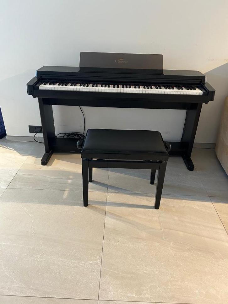 Yamaha Clavinova CLP-560 digitale piano, Muziek en Instrumenten, Piano's, Gebruikt, Overige typen, Zwart, Ophalen