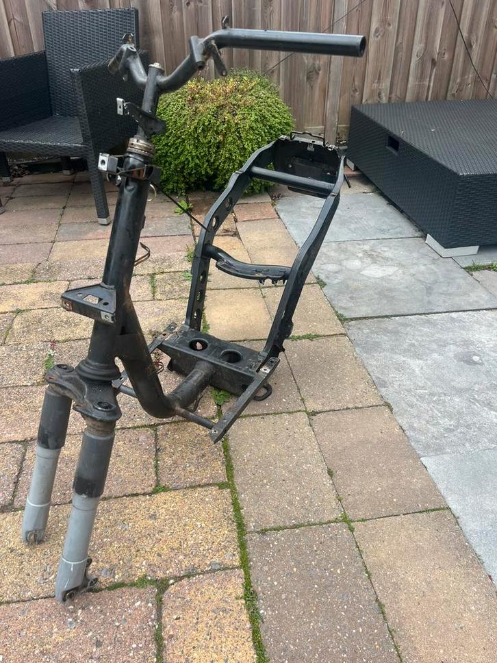 Piaggio zip type3 frame duits, Fietsen en Brommers, Snorfietsen en Snorscooters, Zo goed als nieuw, Piaggio, Benzine, Ophalen of Verzenden