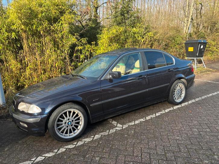 BMW E46 3-Serie 320i FULL OPTION EXECUTIVE AUT 2001 Zwart, Auto's, BMW, Particulier, 3-Serie, ABS, Airbags, Airconditioning, Cruise Control