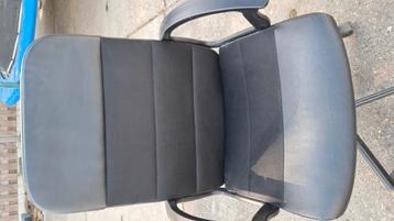 Bureaustoel beschikbaar voor biedingen