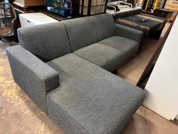 Nette hoekbank - 240x160x45H beschikbaar voor biedingen