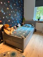 Stoer jongensbed, Ophalen, 85 tot 100 cm, Zo goed als nieuw, Lattenbodem