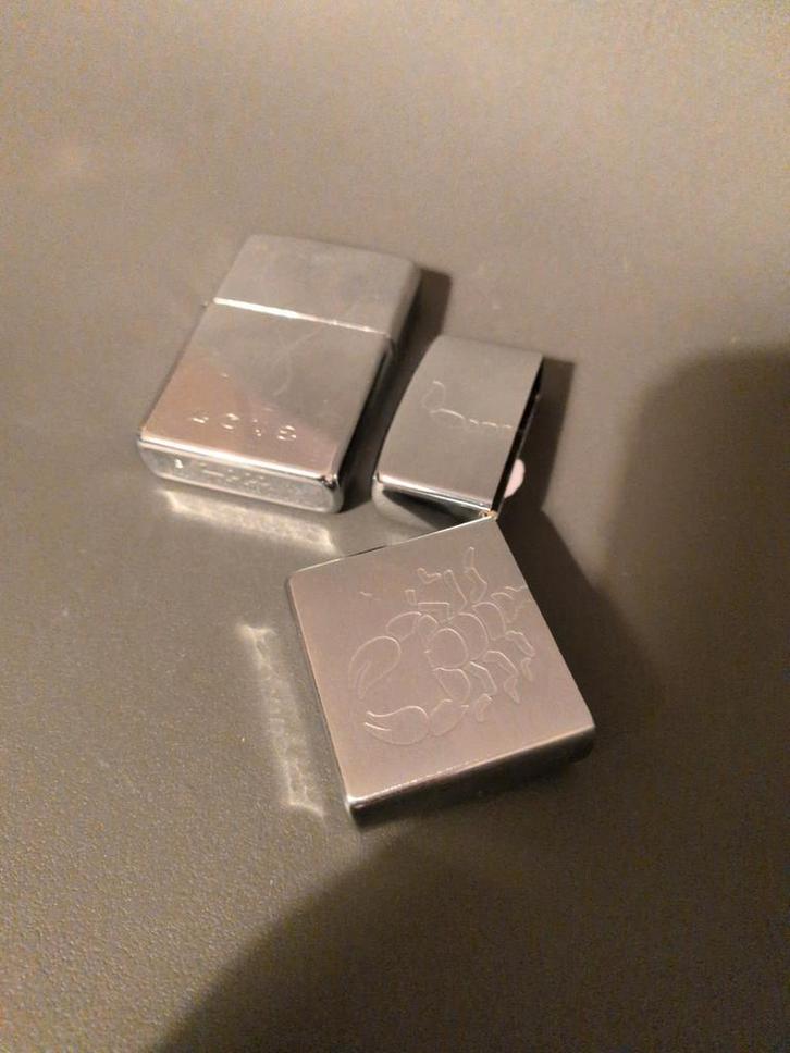 Zippo aanstekers 2 stuks origineel, Verzamelen, Rookartikelen, Aanstekers en Luciferdoosjes, Zo goed als nieuw, Aansteker, Ophalen of Verzenden