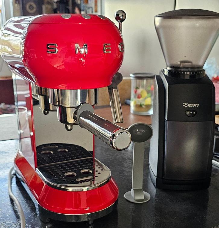 Smeg piston koffie apparaat, Witgoed en Apparatuur, Koffiezetapparaten, Zo goed als nieuw, Gemalen koffie, Koffiemachine, 1 kopje