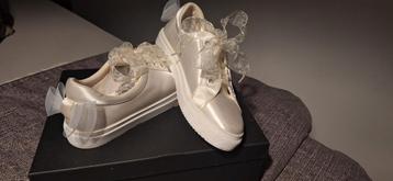 Bruids sneakers beschikbaar voor biedingen