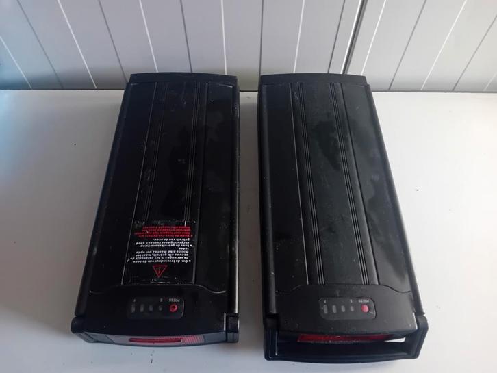 2 stuks defecte fiets accu Kemp Starley 24volt, Fietsen en Brommers, Fietsaccessoires | Fietsaccu's, Gebruikt, Ophalen of Verzenden
