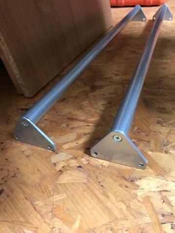 2 x Ikea kastplank + 2 x zware kleding roede pax kast beschikbaar voor biedingen