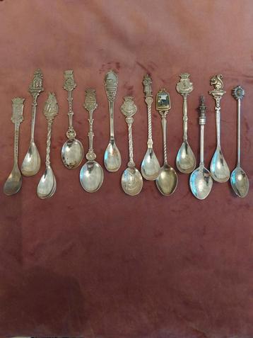 13 vintage, verzilverde thee-/koffielepels beschikbaar voor biedingen