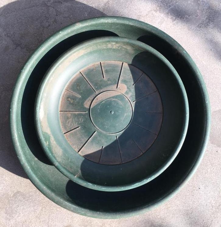 Diverse kunsstof schalen onderzetters voor je bloempotten, Tuin en Terras, Bloempotten, Gebruikt, Kunststof, Binnen, Balkon, Tuin