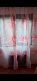 Nieuwe gordijnen voor kinderkamer met roze strikken, Huis en Inrichting, Stoffering | Gordijnen en Lamellen, Ophalen, Nieuw