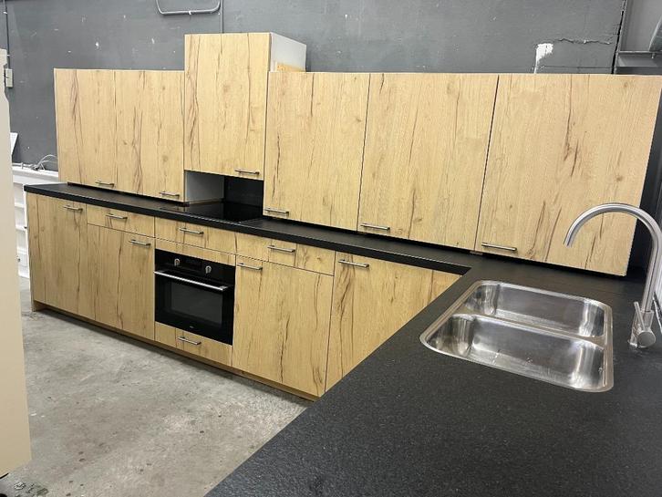 Ruime houtkleurige hoekkeuken !! Volop keus keukens !!, Huis en Inrichting, Keuken | Keukenelementen, Gebruikt, 200 cm of meer