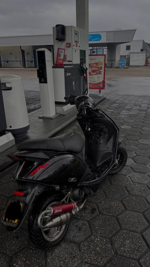 piaggio zip 70cc, Fietsen en Brommers, Scooters | Piaggio, Zo goed als nieuw, Zip, Tweetakt, Ophalen of Verzenden