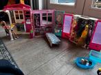 Barbie's, huis, kast, scooter en assecoires, Ophalen, Zo goed als nieuw, Toebehoren