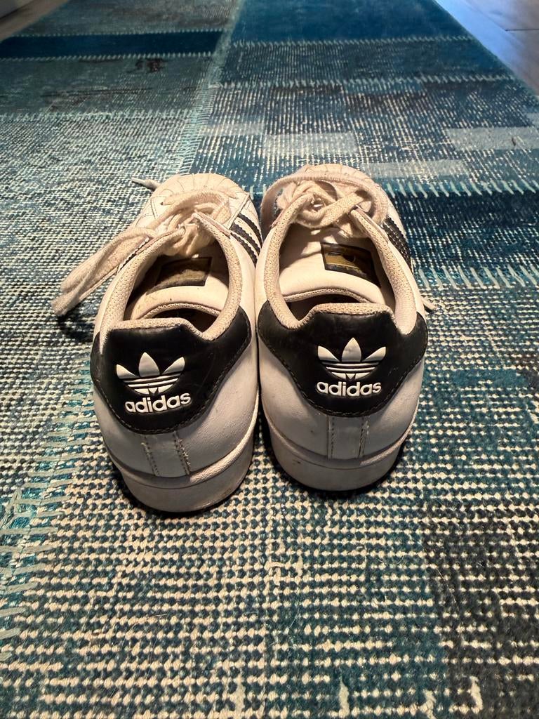 Adidas Superstar Sneakers - Maat 35,5, Ophalen of Verzenden, Gedragen, Sneakers of Gympen