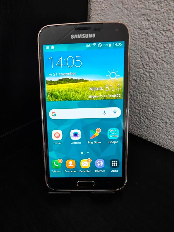 Samsung Galaxy S5 Plus - Zwart/Goud met lader en 32GB sd, Telecommunicatie, Mobiele telefoons | Samsung, Gebruikt, Galaxy S2 t/m S9
