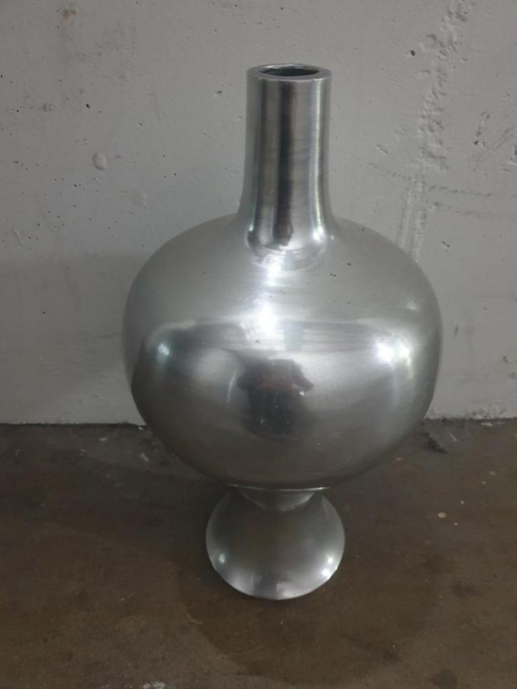 Metalen (RVS) Vaas designmodel 0.40hx0.25br, Huis en Inrichting, Woonaccessoires | Vazen, Zo goed als nieuw, Overige kleuren, Minder dan 50 cm