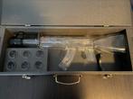 Ak-47 whiskey fles met shotglaasjes en koffer., Ophalen of Verzenden, Zo goed als nieuw, Minder dan 50 cm, Minder dan 5 flessen
