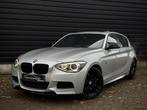 BMW 1-serie M135i STAGE 2 DAK|MEMORY|H/K|CAMERA|LANE VOL!, Auto's, BMW, Lichtsensor, 320 pk, Leder, Bedrijf