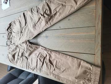 Pull&Bear cargo broek jongens maat s-30 beschikbaar voor biedingen