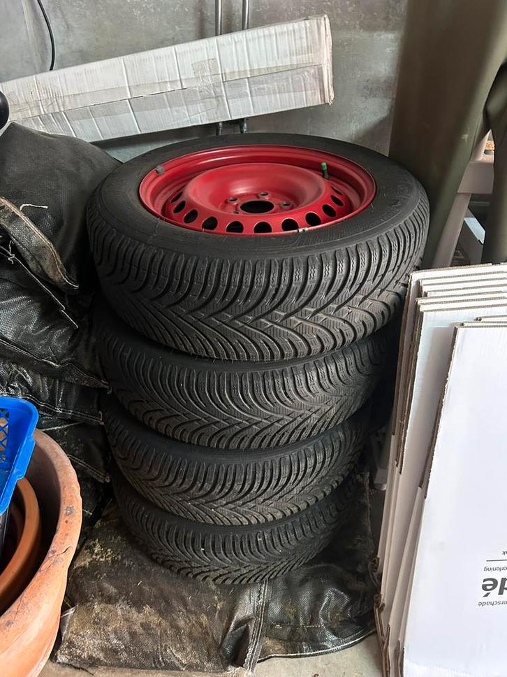 Winterbanden 205 50 R16 Juke Duster Maxima Scenic Safrane, Tickets en Kaartjes, Overige Tickets en Kaartjes, Drie personen of meer