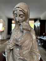 Beeld van maagd Maria met Jezus Christus, Ophalen