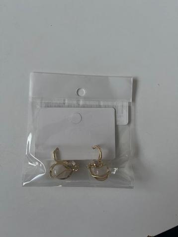 Nieuwe, mooie oorbellen beschikbaar voor biedingen