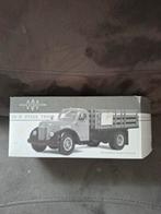 INTERNATIONAL KB-8 STAKE TRUCK., Hobby en Vrije tijd, Modelbouw | Auto's en Voertuigen, Overige merken, 1:50 of kleiner, Nieuw