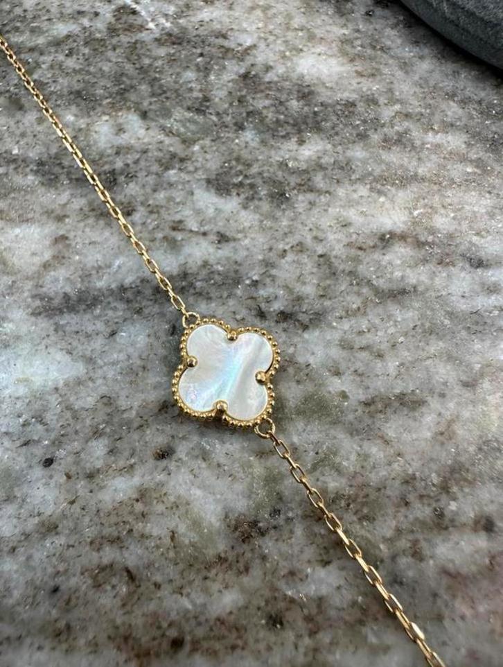 18K Gouden Klavertje Armband, Sieraden, Tassen en Uiterlijk, Armbanden, Nieuw, Goud, Ophalen of Verzenden