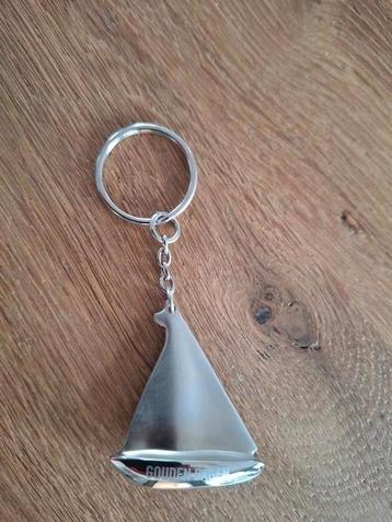 Gouden dagen Sleutelhanger in de vorm van een zeilschip  beschikbaar voor biedingen