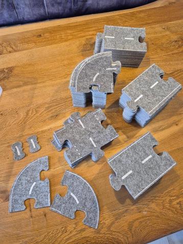 Autowegpuzzel vilt beschikbaar voor biedingen