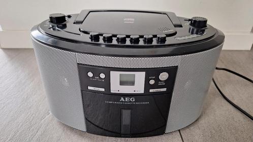 AEG SRR 4313 draagbare radio met CD/MP3/cassette, Audio, Tv en Foto, Radio's, Gebruikt, Radio, Met cd-speler, Ophalen of Verzenden