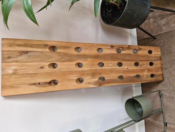 Houten wijnrek staand. beschikbaar voor biedingen