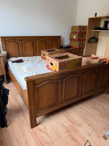 Massief eiken bed compleet of zonder matras beschikbaar voor biedingen