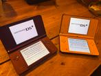 Twee Nintendo DS XL rood en geel, Spelcomputers en Games, Spelcomputers | Nintendo DS, Ophalen of Verzenden, Gebruikt, Overige kleuren