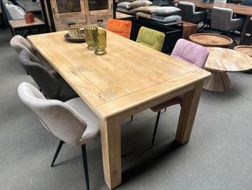 Magazijn leegverkoop nieuwe eettafel Mangohout goedkoop 275 beschikbaar voor biedingen