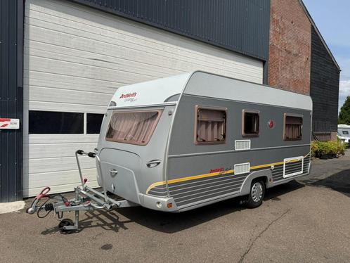 Dethleffs Camper Lifestyle 450 DB + mover + voortent, Caravans en Kamperen, Caravans, Bedrijf, tot en met 4, 750 - 1000 kg, Rondzit