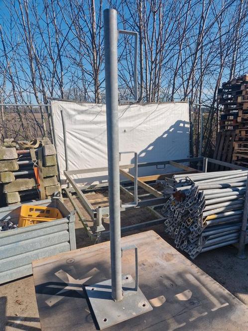 Leuningdrager leuninghouder met vloerplaat, steigerplanken, Doe-het-zelf en Verbouw, Metalen, Gebruikt, IJzer, Ophalen