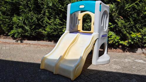 Little tikes speeltoren met glijbaan direct beschikbaar, Kinderen en Baby's, Speelgoed | Buiten | Speeltoestellen, Zo goed als nieuw