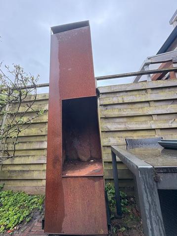 Grote tuinhaard  beschikbaar voor biedingen