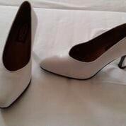 Echt Leren Witte Pumps 1X gedragen., Kleding | Dames, Schoenen, Zo goed als nieuw, Pumps, Wit, Ophalen of Verzenden